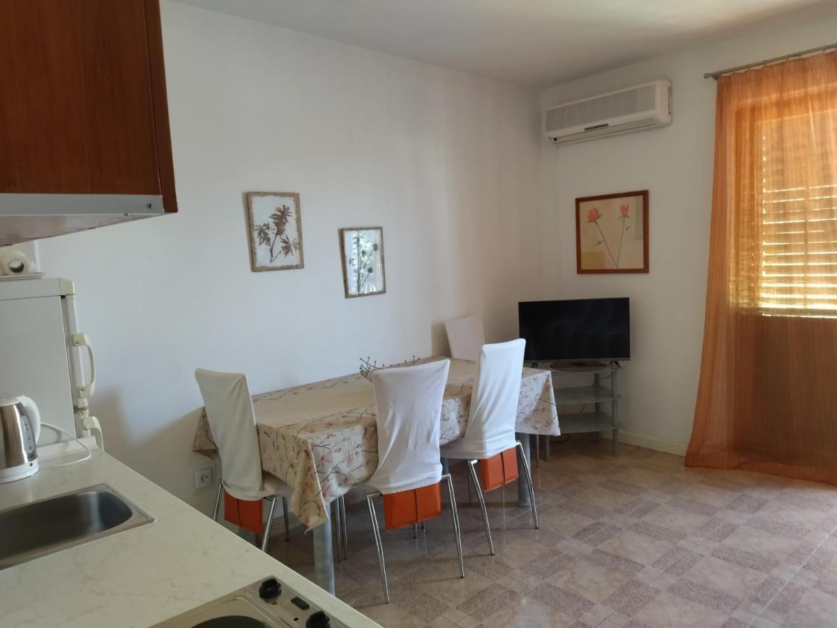 Apartments Maja I Mate Sućuraj Екстериор снимка