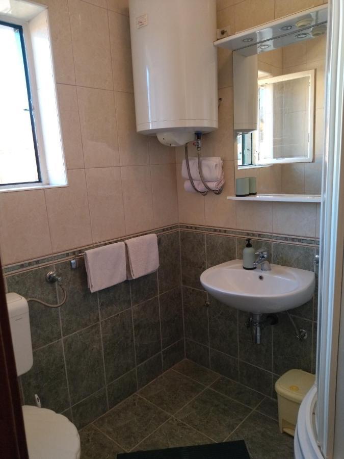 Apartments Maja I Mate Sućuraj Екстериор снимка