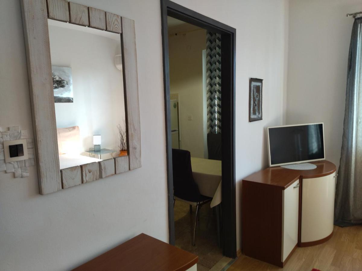 Apartments Maja I Mate Sućuraj Екстериор снимка