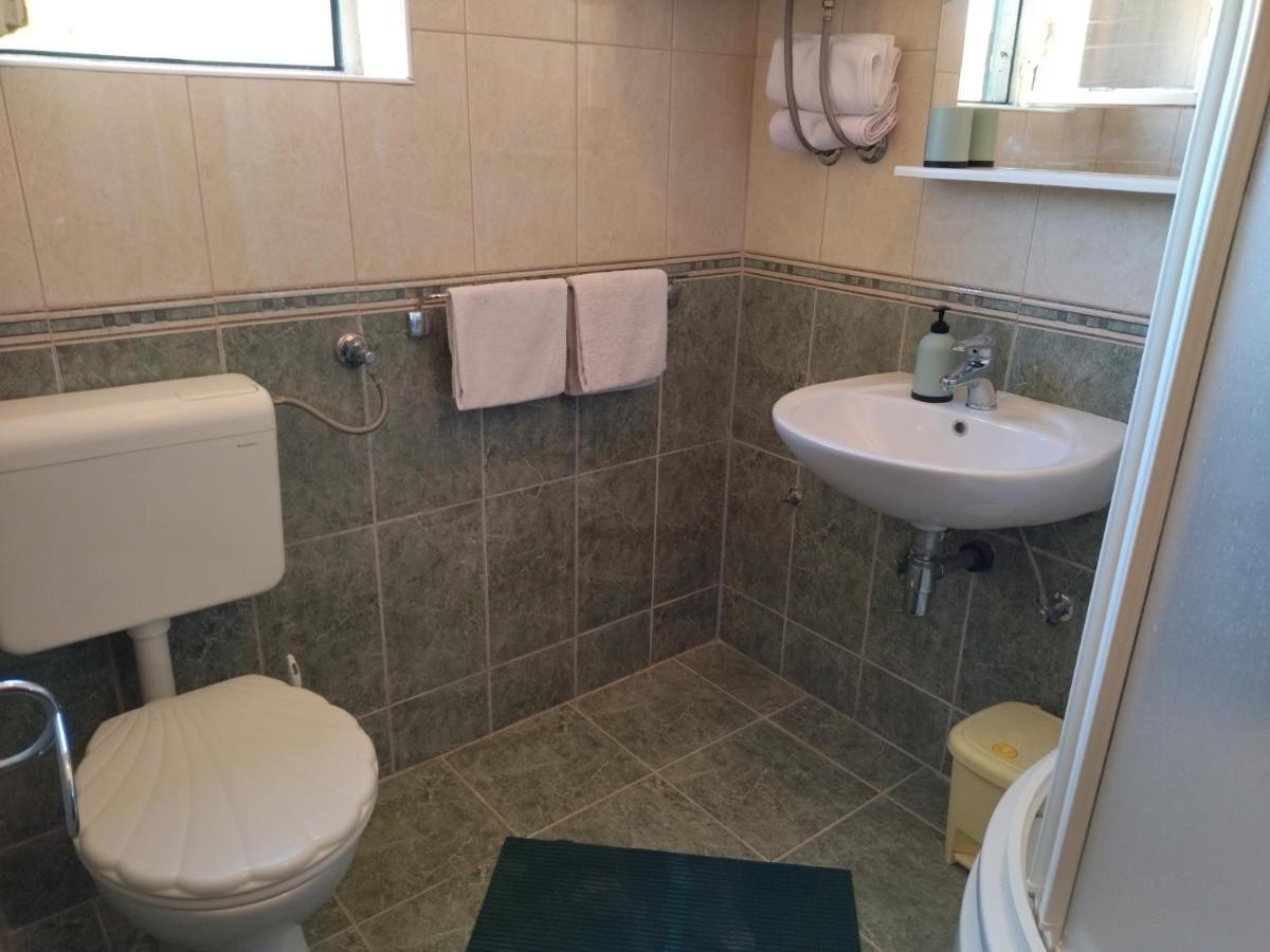 Apartments Maja I Mate Sućuraj Екстериор снимка