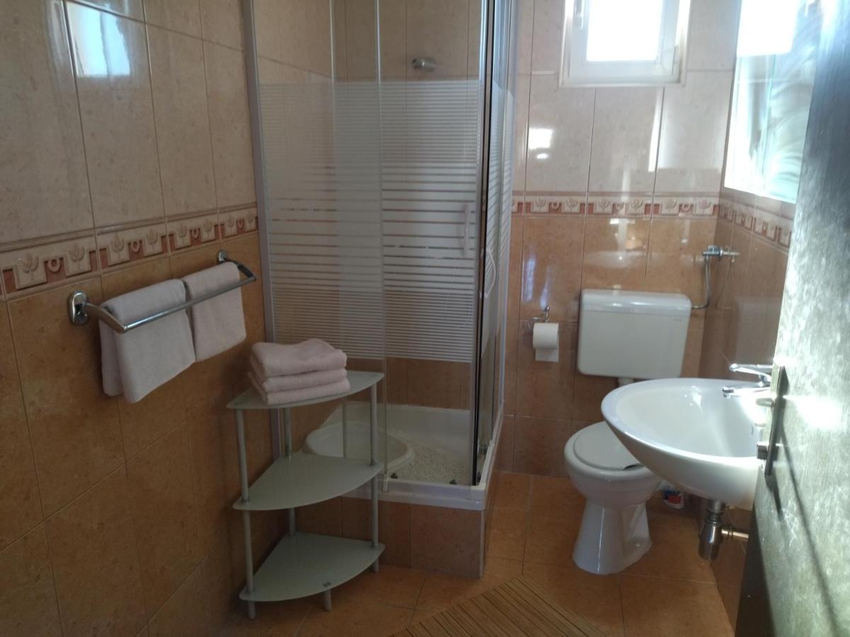 Apartments Maja I Mate Sućuraj Екстериор снимка