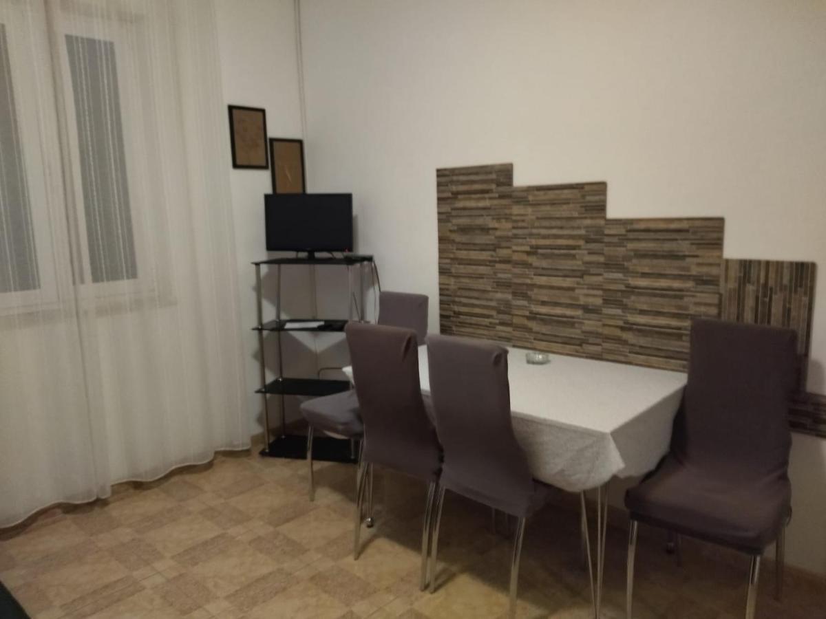 Apartments Maja I Mate Sućuraj Екстериор снимка